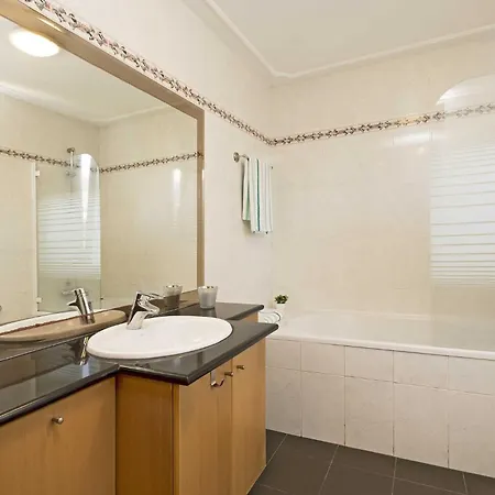 Super Madeira 5 Bedrooms Casa Deluxe Close To Facilities Villa Funchal (Madeira)